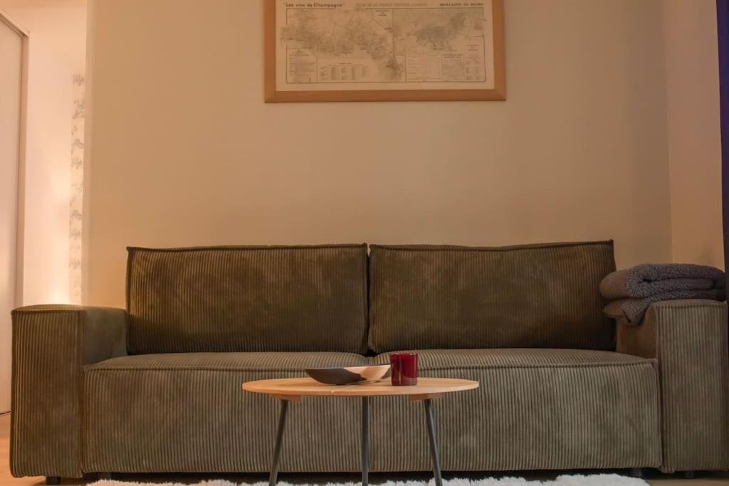 Logement Centre Ville De Reims - Commerces - Wifi エクステリア 写真